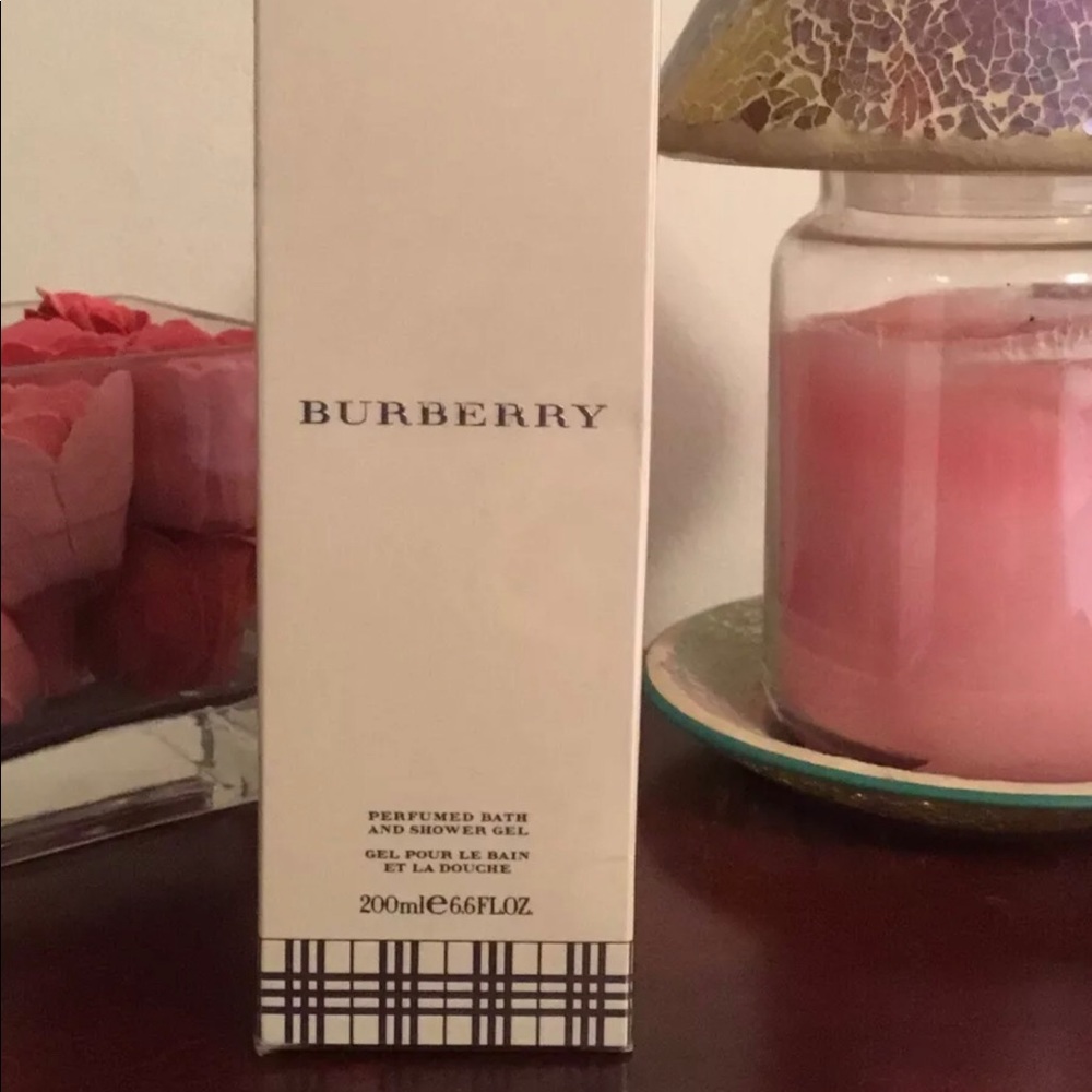 Burberry women’s shower gel NEW/sealed